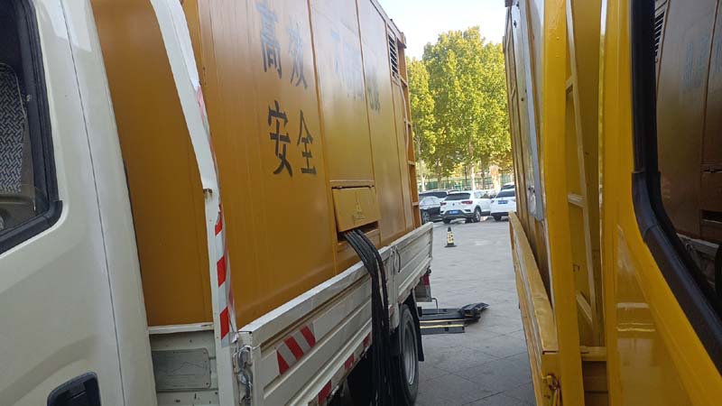 八步如何判断柴油发电机组和UPS电源的切换时间是否符合要求？